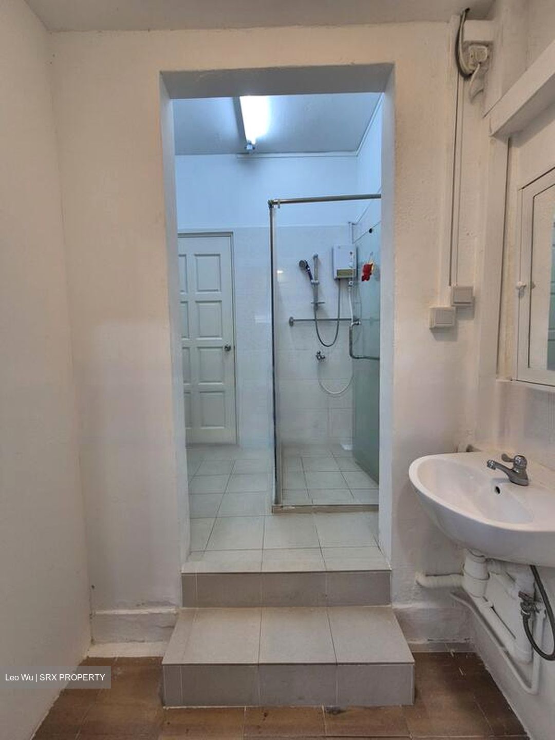 Orchard Road (D9), Terrace #523756561